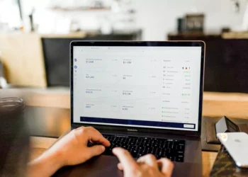 “Unlocking the Power of Finanzas: A Path to Financial Success”