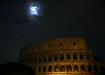 Global participation in ‘Earth Hour’ amplifies call for climate action