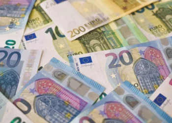 “Unlocking the Power of Finanzas: Managing Your Money with Confidence”