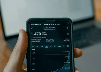 “Unlocking the Power of Economía: Beyond Numbers and Graphs”