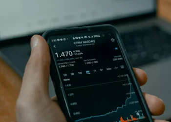 “Embracing the Positive: The Changing Perception of Economía”