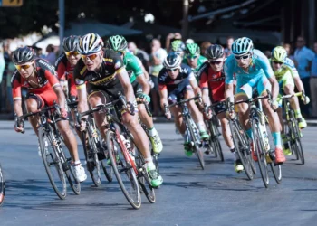 “The Power of Deportes: Uniting People Through Sports”