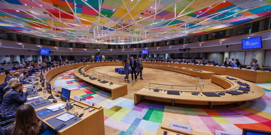 International donors vow to give $5.4 billion for Syrian refugees