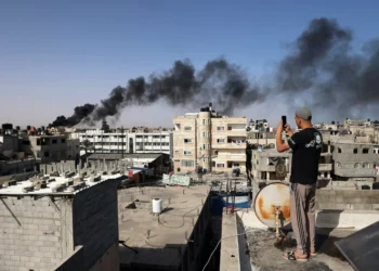 Israel mounts Gaza bombardment after truce talks end without deal