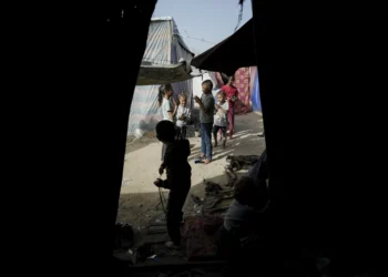 Gazan children grasp at straws for education amid Israeli attacks