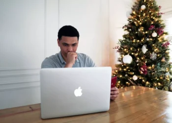 “Empowerment and Stability: The Impact of Finanzas”