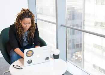 “The Ever-Evolving World of Technology: A Revolution in Progress”