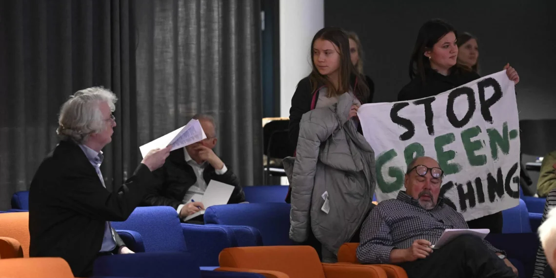 Global climate standard challenged by staff over carbon credit decision