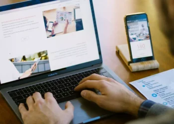 “The Impact of Economía: Understanding Our Daily Lives”