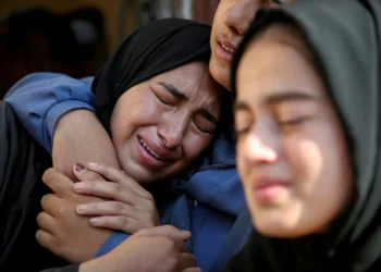 Israeli airstrikes kill 32 more Gazans as cease-fire talks stall