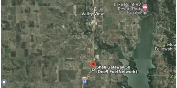 Man’s Dramatic Video Shows Inside of Shell Gas Station In Texas as Tornado Hit