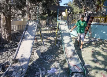 30 killed as Israel hits Gaza schools amid failing cease-fire talks