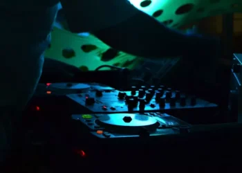 “The Unifying Power of Music: Breaking Barriers and Connecting Cultures”