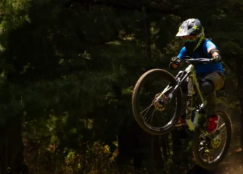 “The Universal Language of Deporte: Uniting People Through Sports”