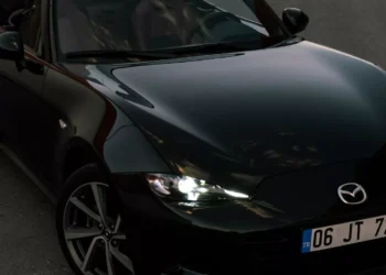 “The Social Media Revolution: Connecting and Communicating in 10 Words”