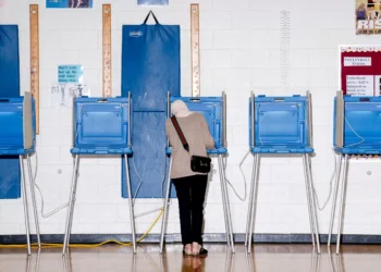 Swing-State Voters Disillusioned With Kamala Harris Can Swap for Two Non-Swing-State Votes