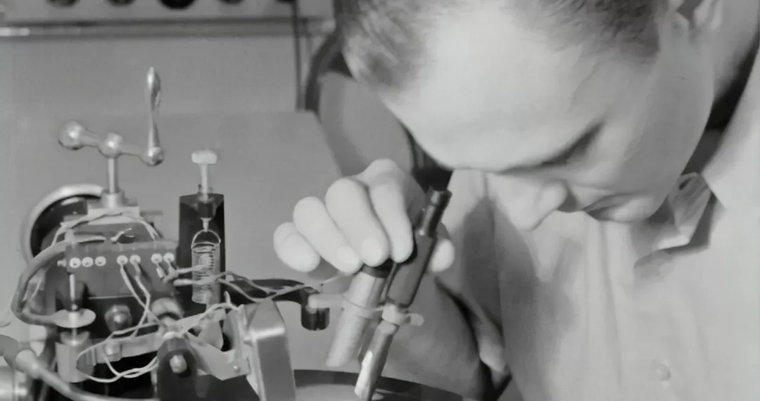 “The Unifying Power of Deportes: Bringing People Together”