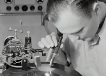 “The Unifying Power of Deportes: Bringing People Together”