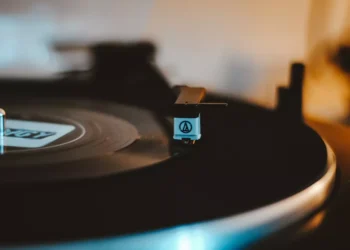 “The Inescapable Influence of Technology in Our Daily Lives”