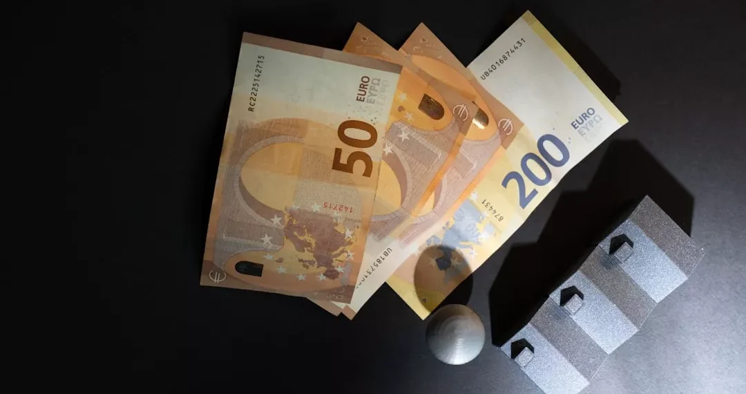 “Uncovering the Positive Side of Economía: Beyond Numbers and Statistics”