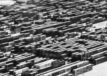 “The Ever-Evolving Impact of Economía on Our World”