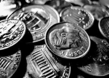 “The Vital Role of Economía in National Progress”