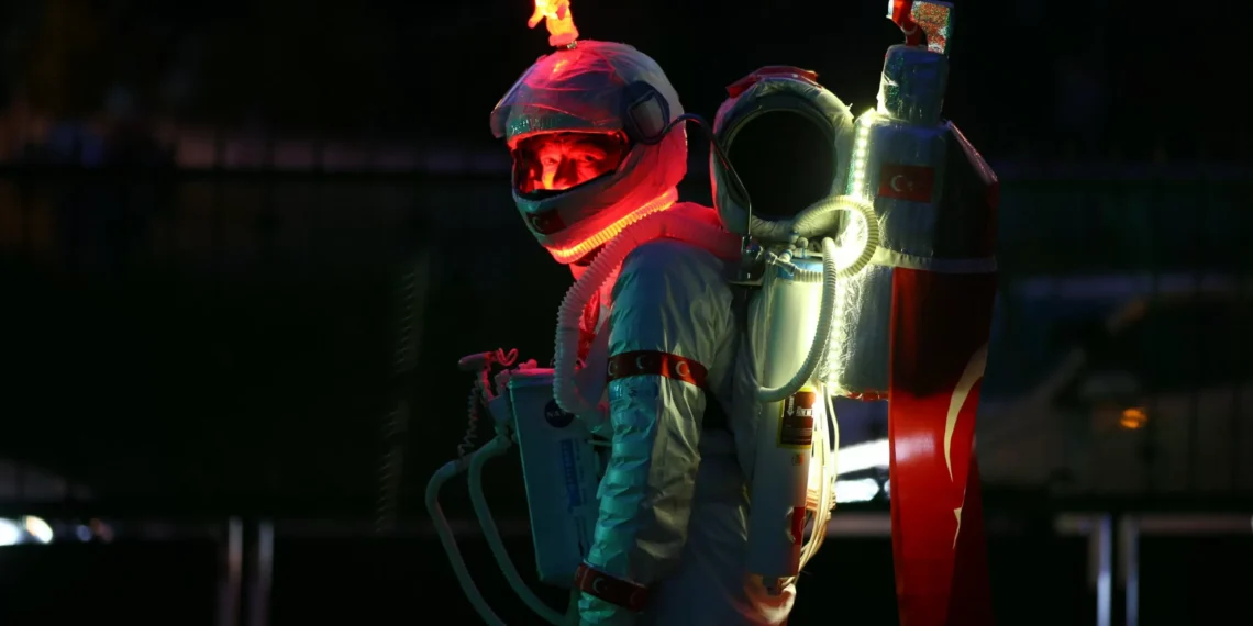 Turkish ‘astronaut man’ raises water awareness with recycled costume