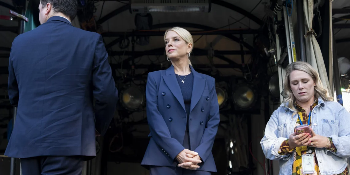 Democrats Had a Shot at Protecting Journalists From Trump. They Blew It.