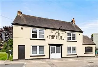 200-year-old pub ‘crying out for new owners’