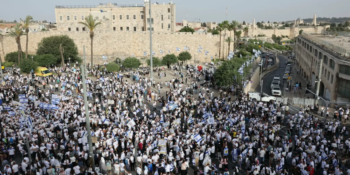 Israelis storm Al-Aqsa, chant anti-Arab slogans in occupied Jerusalem