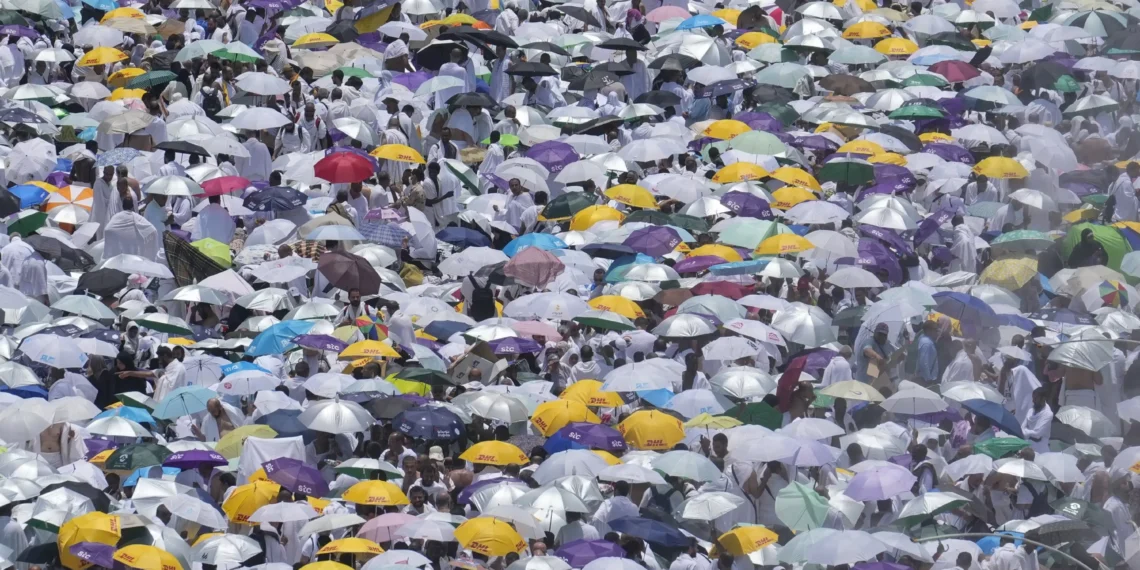 Saudi Arabia bars 269,678 unauthorized pilgrims from Mecca for Hajj