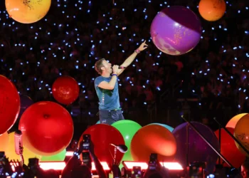 Coldplay reissues classics on recycled plastic records
