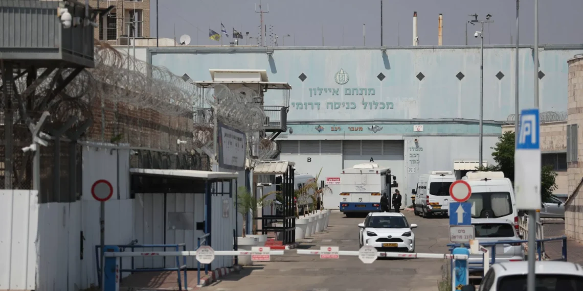 Brazilian activist on Madleen launches hunger strike amid detention