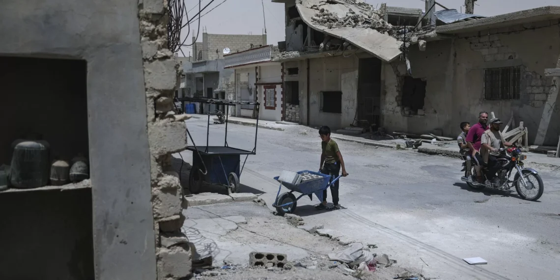 Syrian families return home for Eid after years in displacement camp