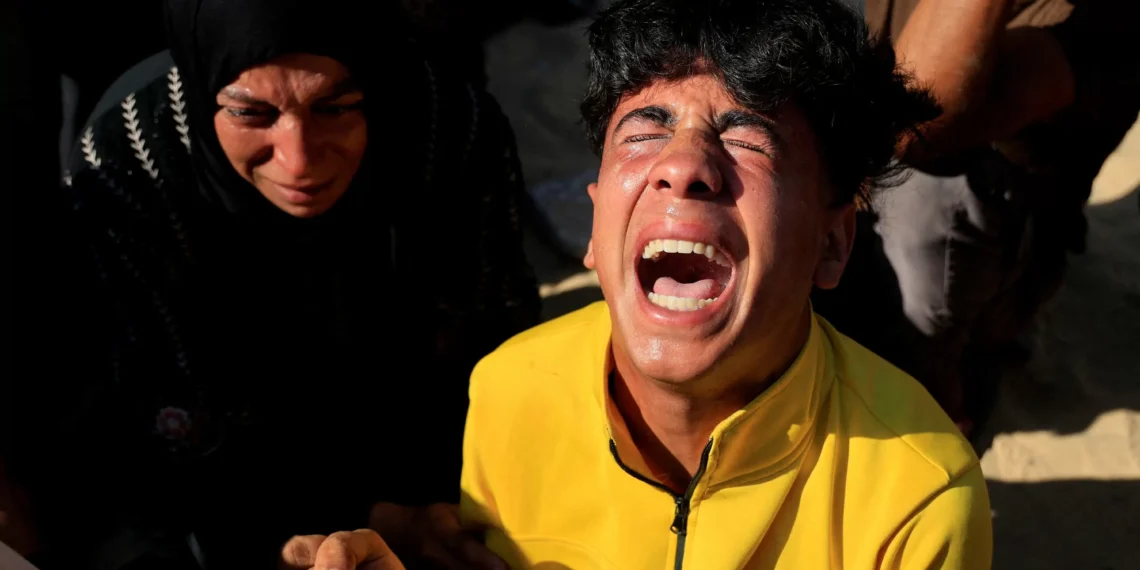 Israel issues new evac order despite Trump demand for Gaza deal