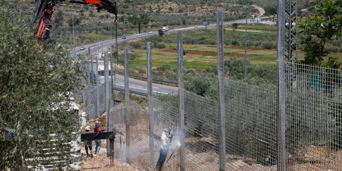 Israeli fences turn West Bank’s Sinjil into prison without walls