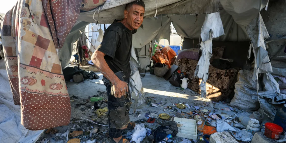 Israel examines new Hamas truce plan, ramps up Gaza violence