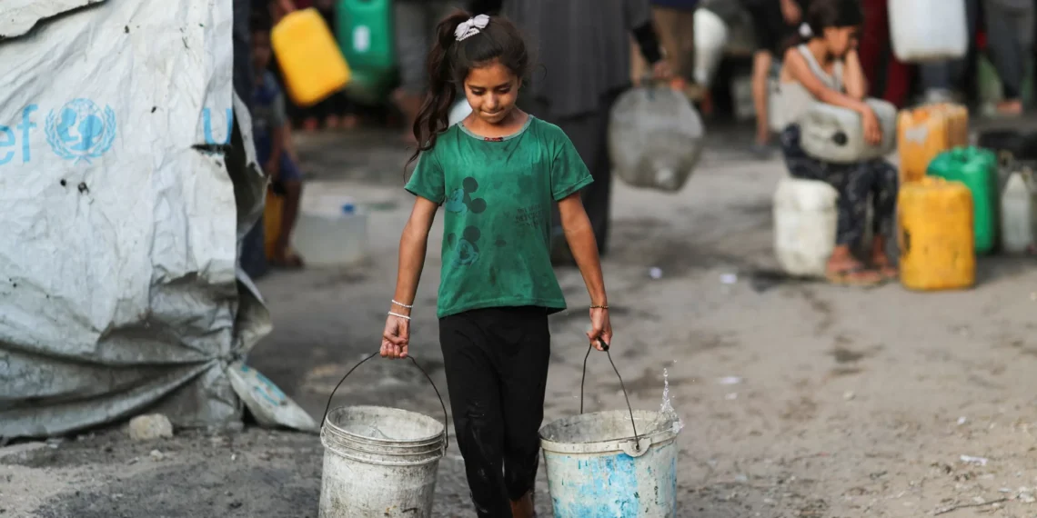 Thirsty Gazans scour ruins for polluted water as pipelines run dry