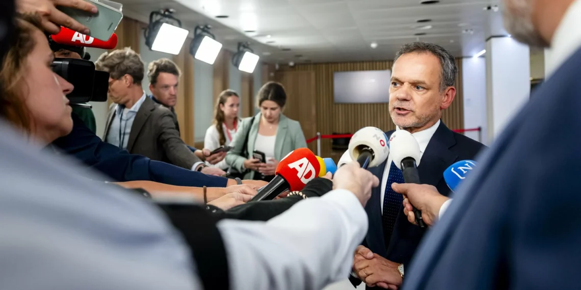 Top Dutch diplomat steps down after measures against Israel blocked