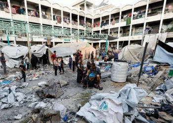 Israel kills 10 Palestinians in fresh strikes on Gaza