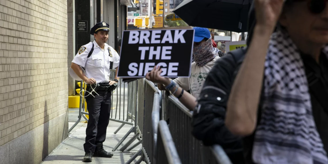 Egyptian Officials in New York Beat Two Gaza Protesters on Video. The NYPD Arrested the Protesters.