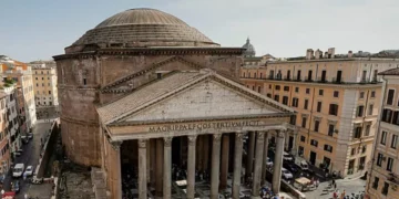 Japanese Tourist Falls To Death From Outer Wall Of Rome’s Pantheon
