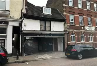 Bid to turn former café into 20-bed student digs