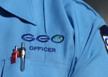 ICE Hires Immigrant Bounty Hunters From Private Prison Company GEO Group