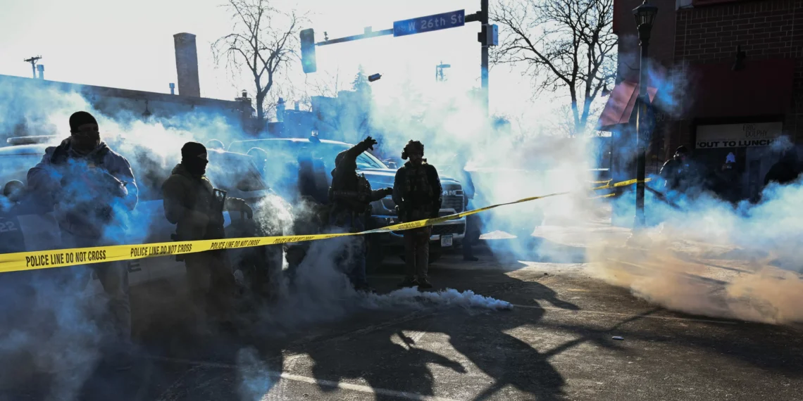 Man Feds Killed in Minneapolis Was an Observer, Eyewitnesses Say