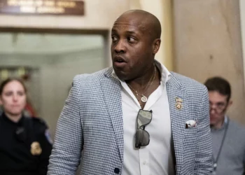 Johnson Stalled for Tardy GOP Rep to Cast Deciding Vote Against Bill to Block War on Venezuela