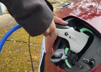 Judge strikes down Trump freeze on EV charger funds