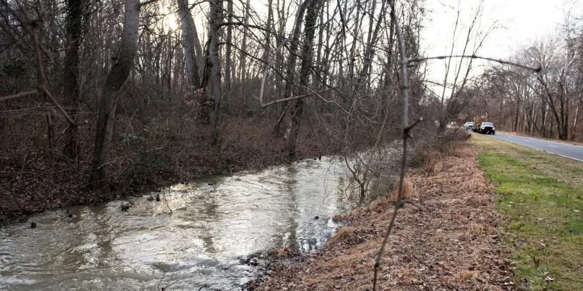 Trump presses DC-area officials on Potomac spill: ‘I am awaiting your call’
