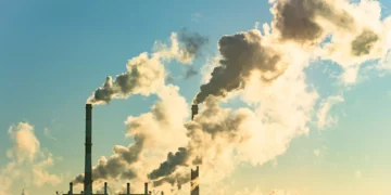 Power plant pollution rose last year, green group analysis finds